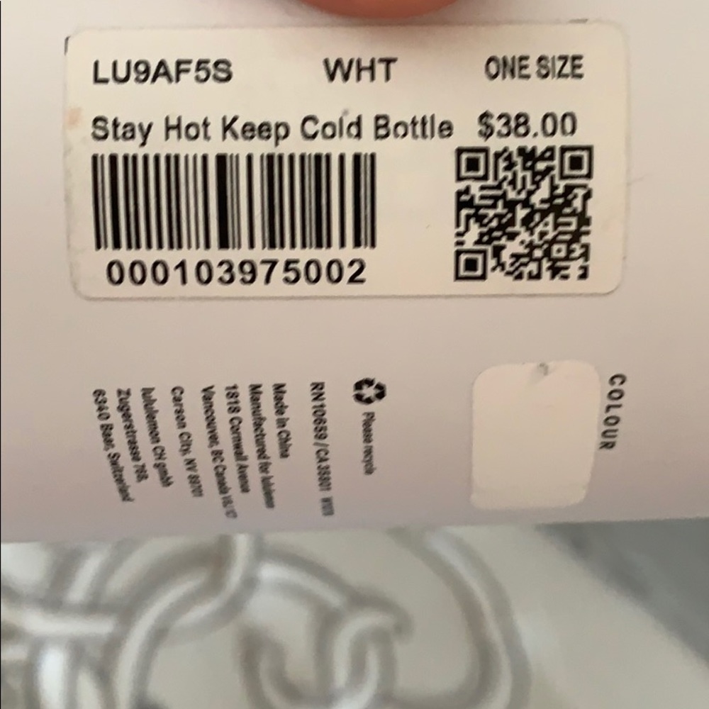 Lululemon water bottle